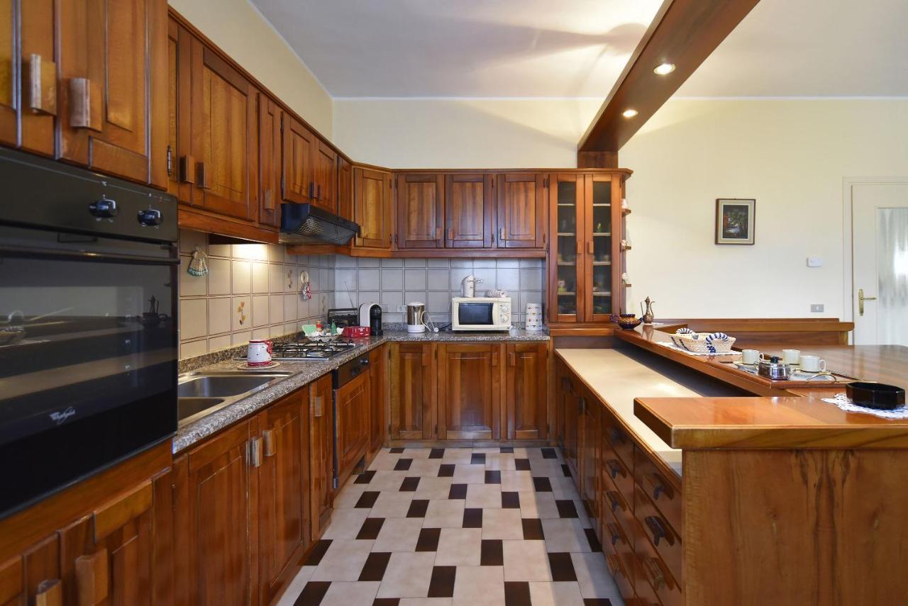 Вілла Casa Nonna Rina Монцамбано Екстер'єр фото